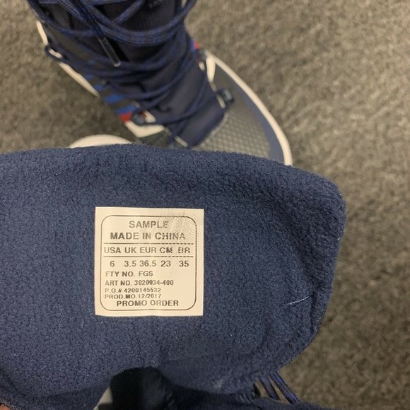 Under Armour Women's Team USA Winter Boots - Picture 8 of 9